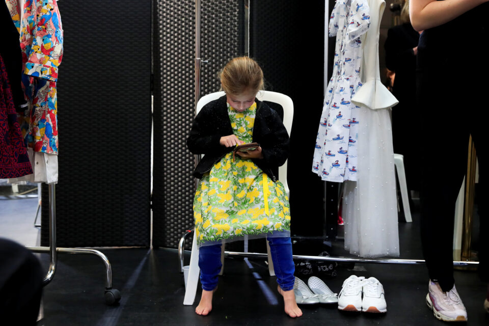 Stop children using smartphones until they are 13, say French experts in report