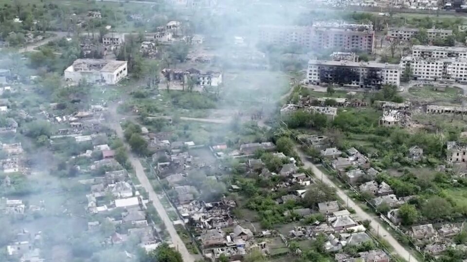Ukrainian village of Ocheretyne left in ruins after Russian barrage