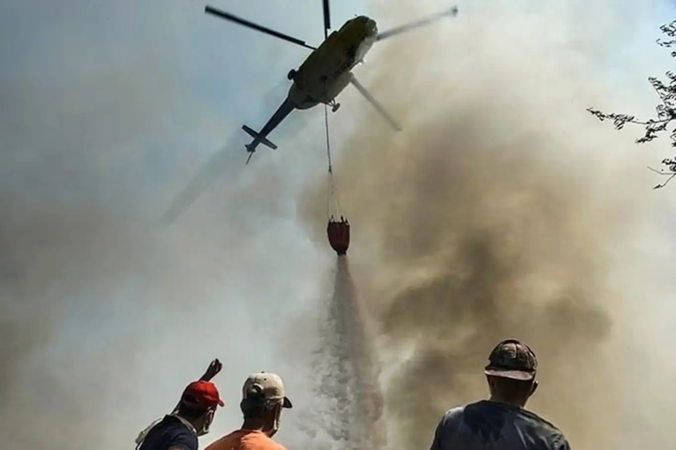 Portugal declares day of mourning after four die in helicopter crash