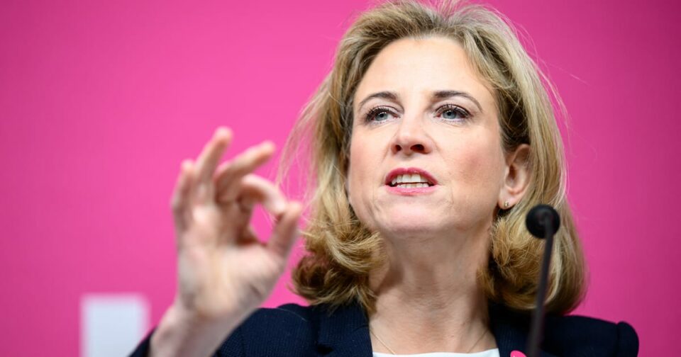 Austrian liberal party quits coalition talks leaving negotiations in disarray