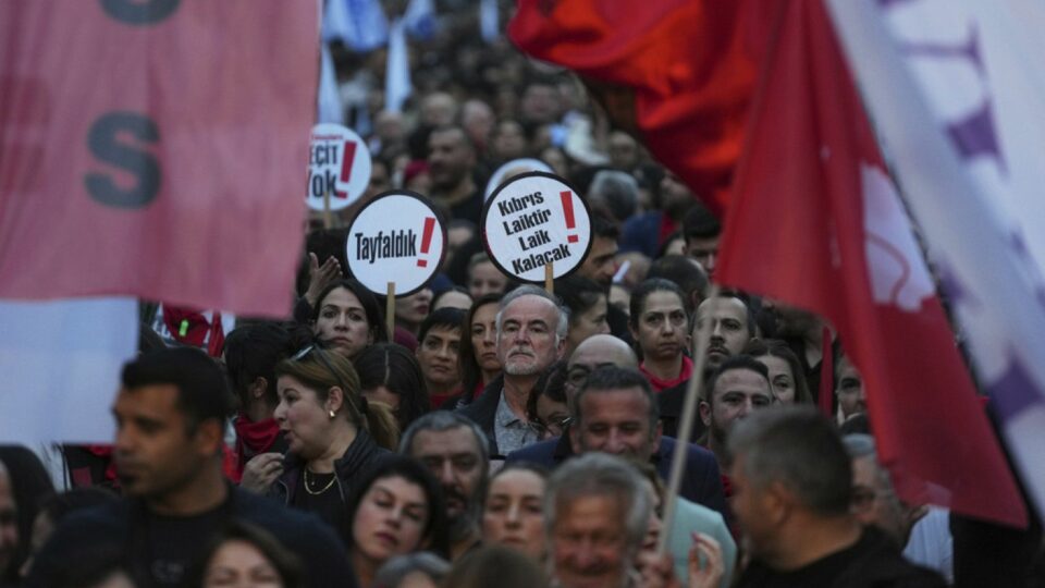 Erdoğan tells protesters against Islamification in northern Cyprus they will fail
