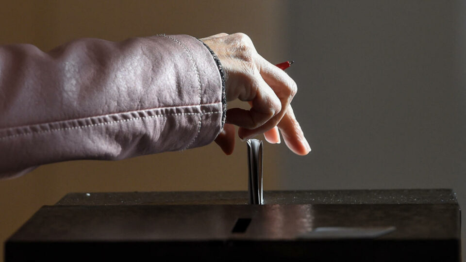 Europe elections live: polls to close in Poland, Portugal and Romania on ‘Super Sunday’