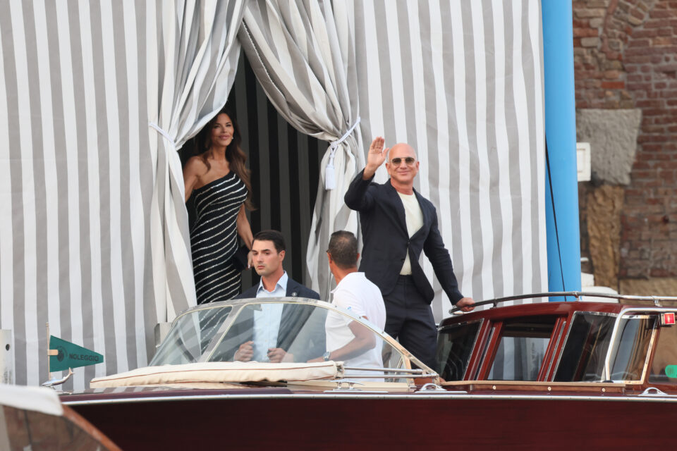 Kardashians, critics and copycats kick off €40m Bezos wedding bash