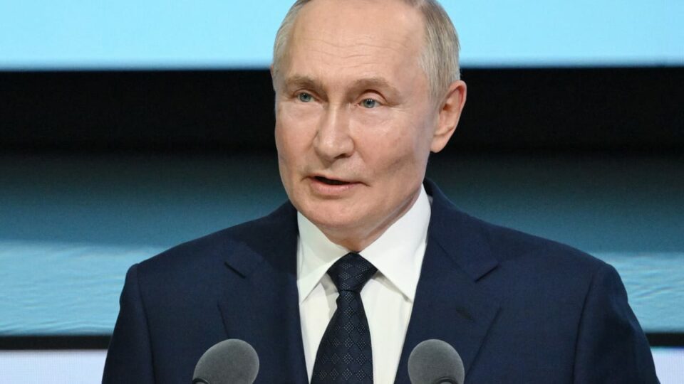 Russia is at war with Britain and US is no longer a reliable ally, UK adviser says